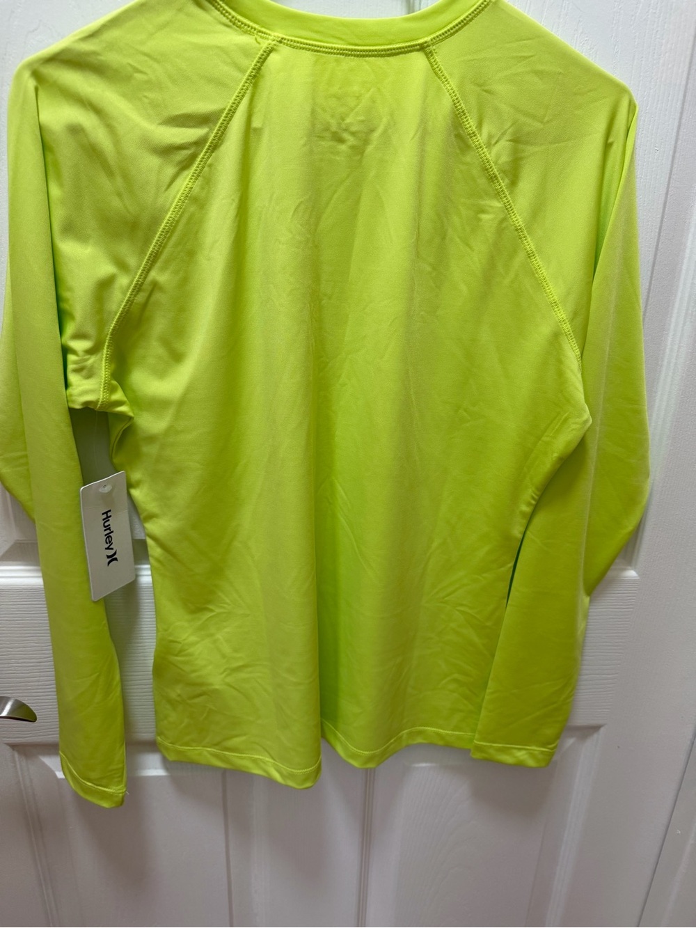 Hurley UPF 50+ Long Sleeve Rash Guard / Sun Shirt NWT โ Medium - Picture 8 of 8